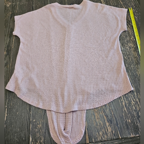 Torrid Waffle Knit Blouse Pink Ties Up In The Front Size 00. - Picture 12 of 12
